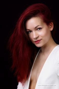 Ulrike mit roten Haaren