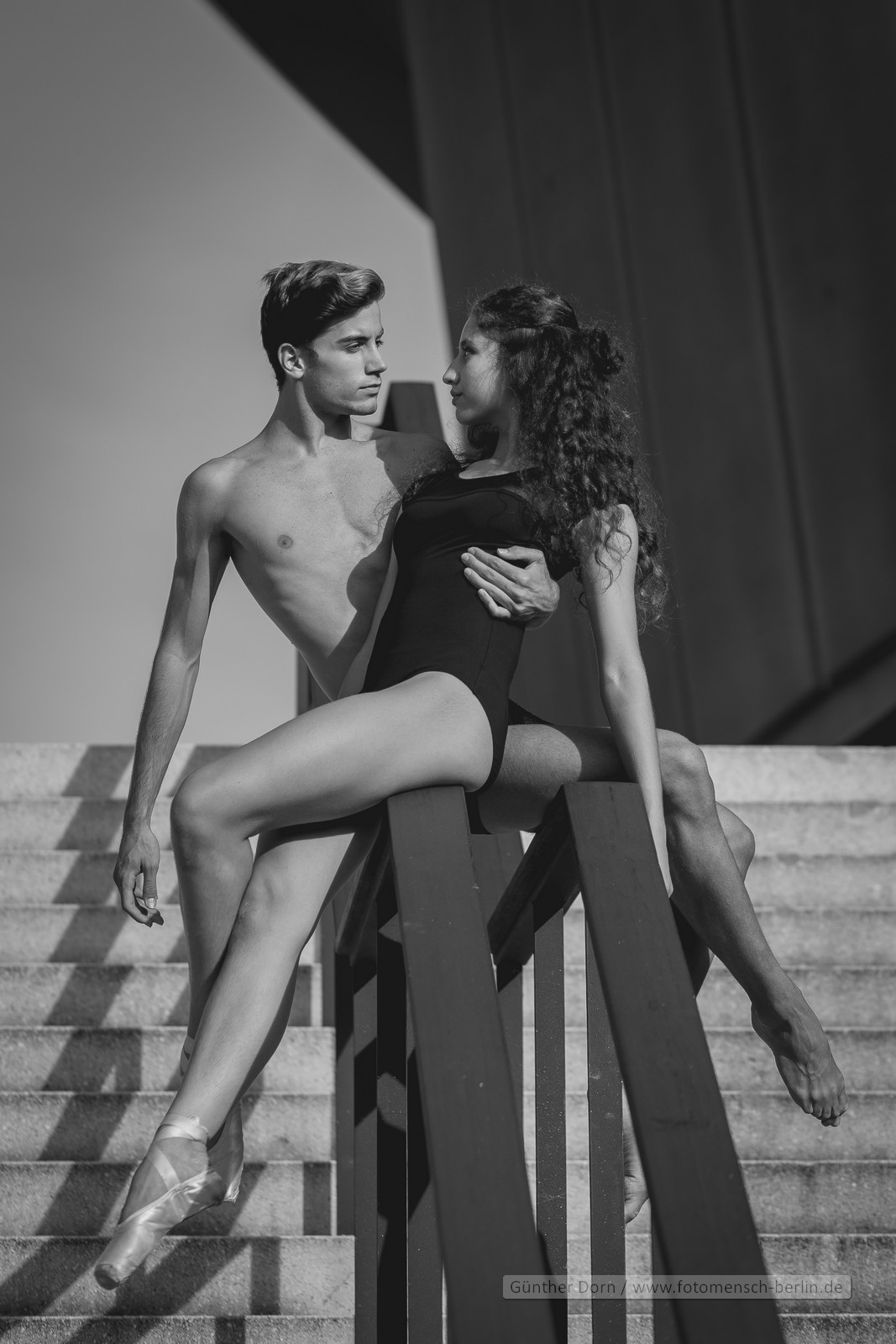 https://www.fotomensch-berlin.de/wp-content/uploads/2023/10/gd_0624-BallettKongressHauptbhf-Manuela-Terra-Rios-Vahrenkamp-und-Arturo-Lamolda-Mir-craw.jpg
